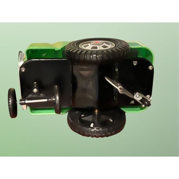 Vintage TM Modern Toys Japan Wind Up Green Jeep Car WORKS - Picture 5 of 6